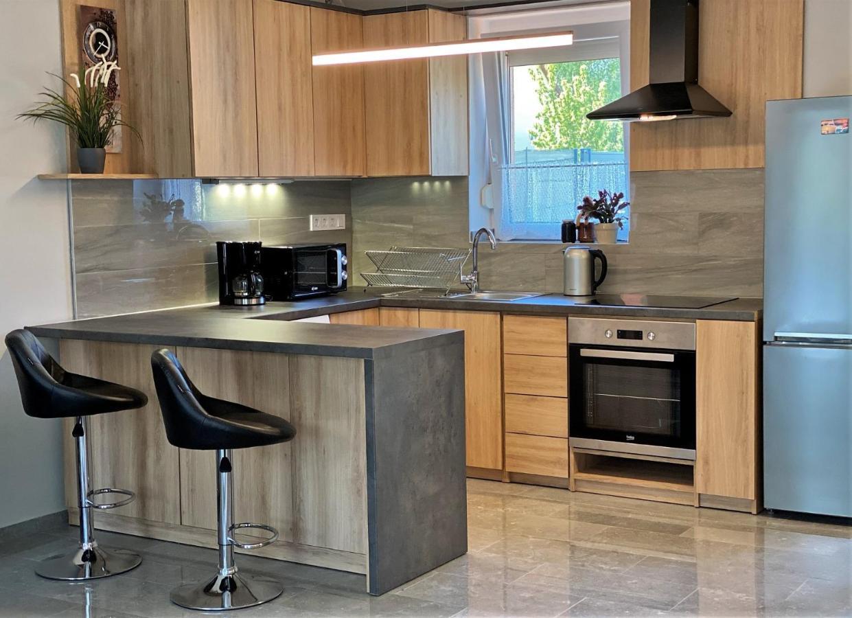 Otium Wellness Apartmanhaz Balatonakarattya Εξωτερικό φωτογραφία