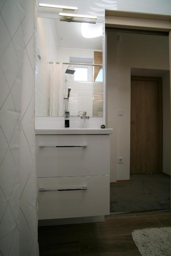 Otium Wellness Apartmanhaz Balatonakarattya Εξωτερικό φωτογραφία