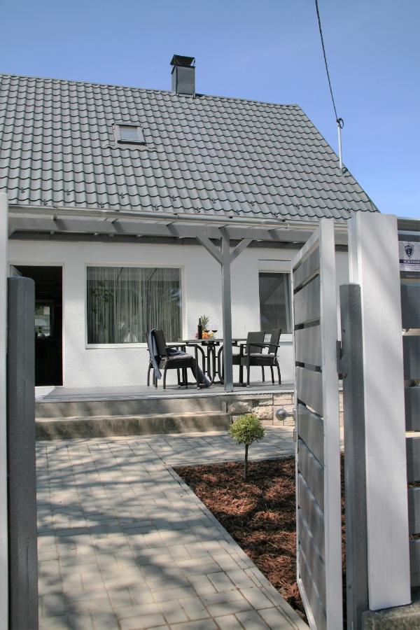 Otium Wellness Apartmanhaz Balatonakarattya Εξωτερικό φωτογραφία